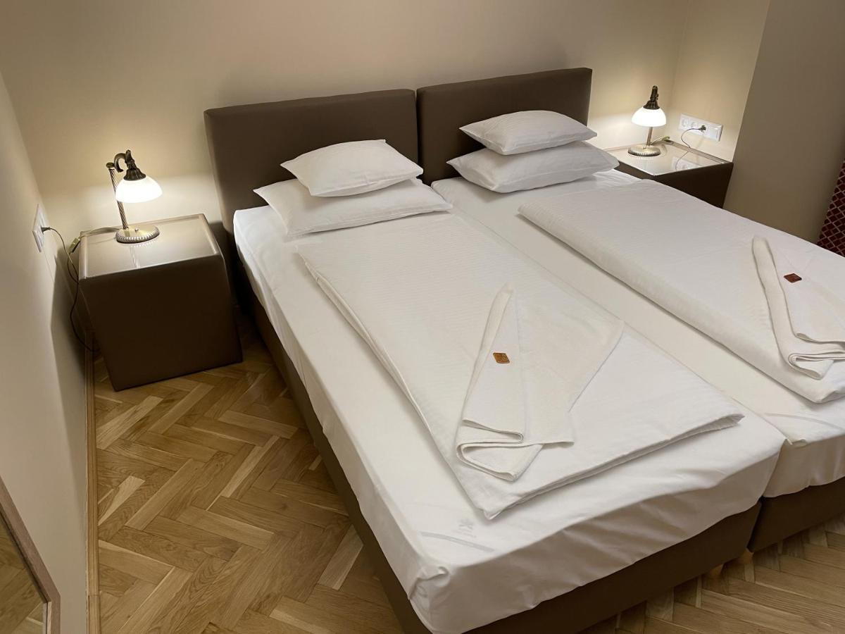 Dozsa Apartman Сегед Экстерьер фото