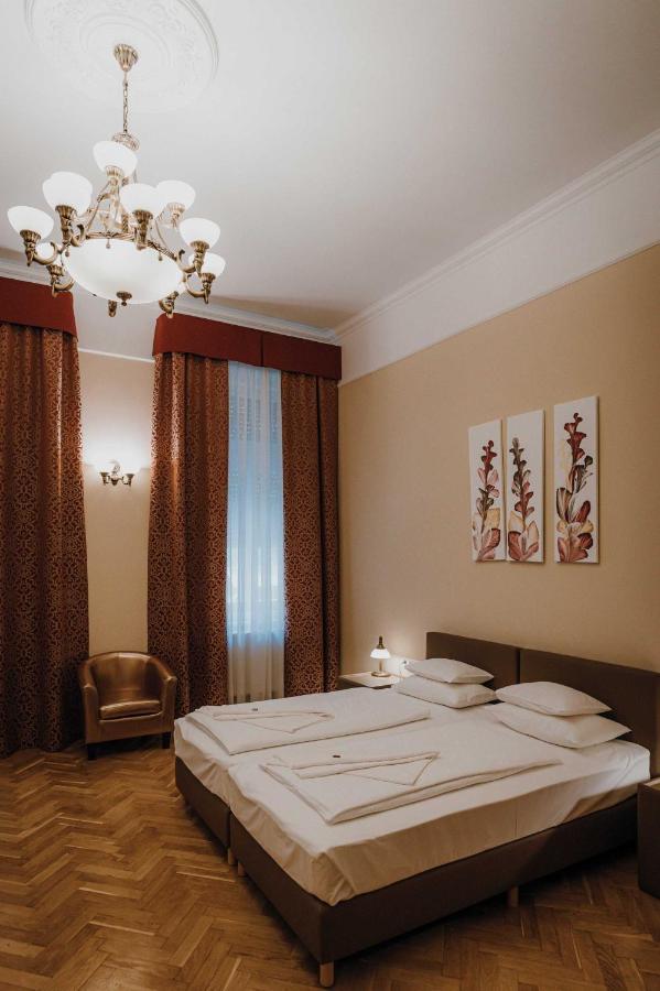 Dozsa Apartman Сегед Экстерьер фото