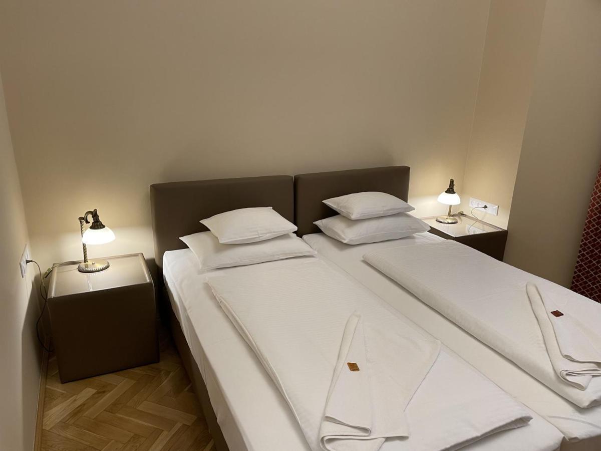 Dozsa Apartman Сегед Экстерьер фото