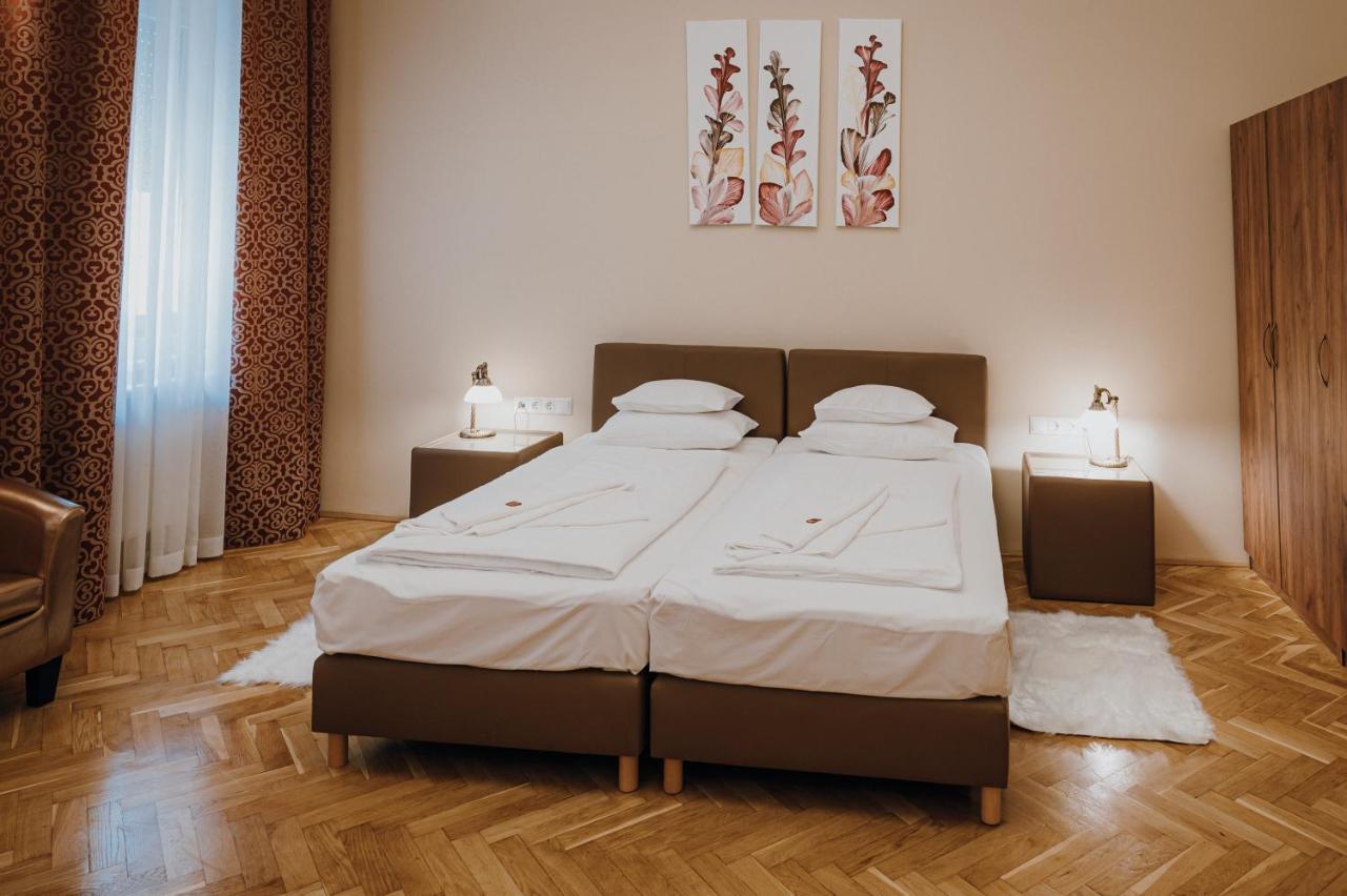 Dozsa Apartman Сегед Экстерьер фото