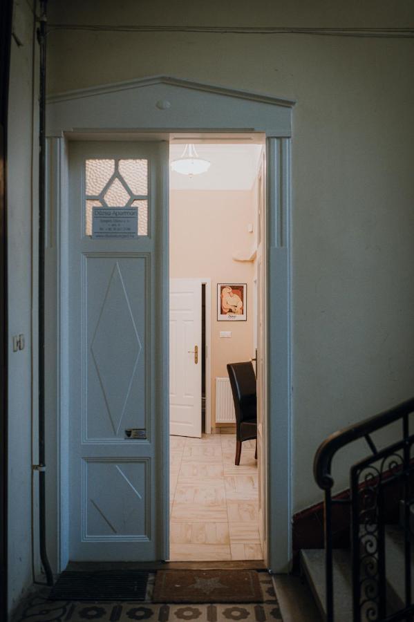 Dozsa Apartman Сегед Экстерьер фото