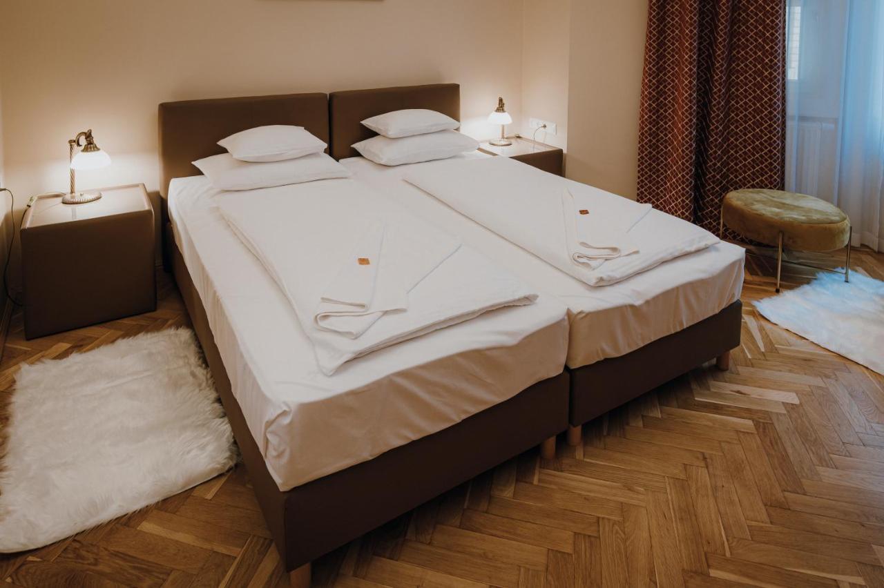 Dozsa Apartman Сегед Экстерьер фото