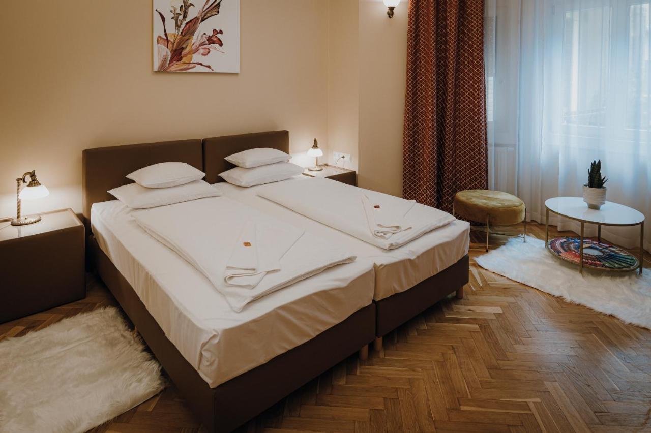 Dozsa Apartman Сегед Экстерьер фото